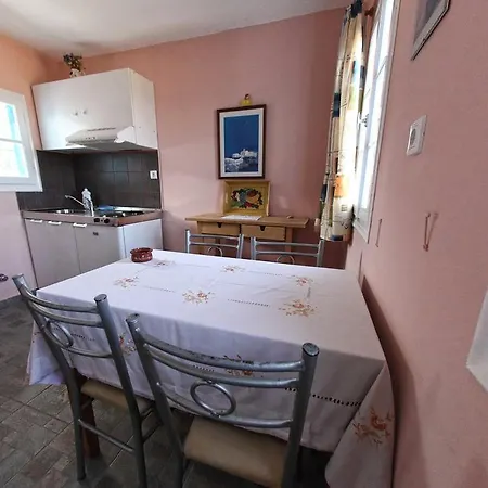 Papantonis Apartment